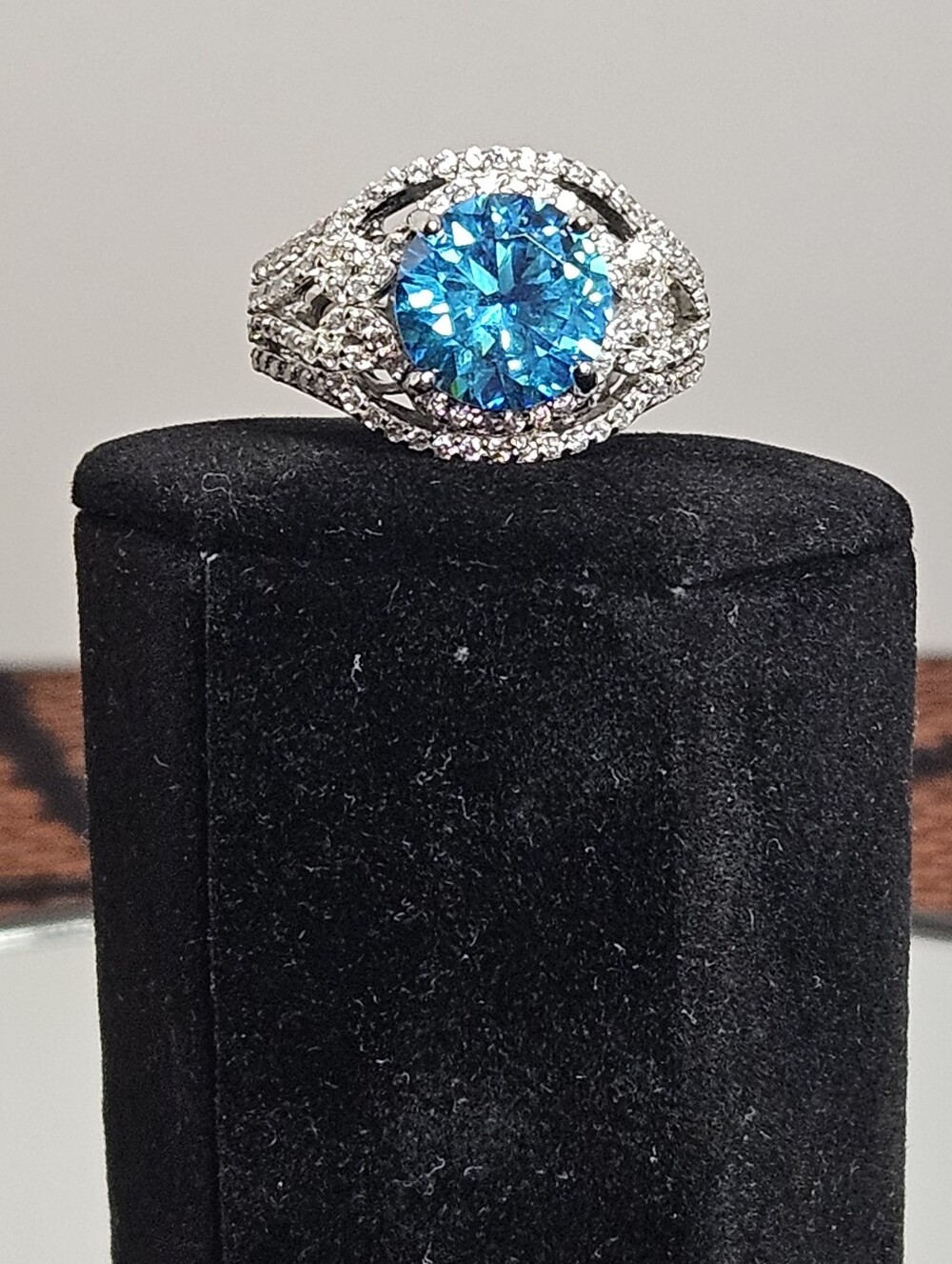 Neon Blue Apatite Ring SZ 7 - Picture 2 of 5